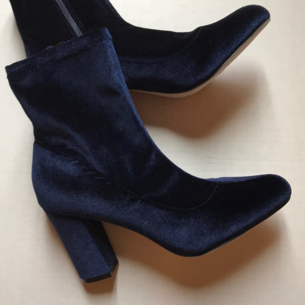 Madden Girl Velvet Short Boots sz8