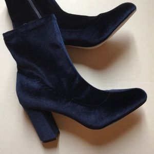 Madden Girl Velvet Short Boots sz8