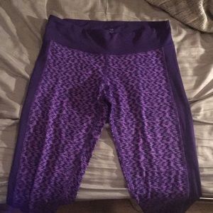 Duo Dry workout capri leggings