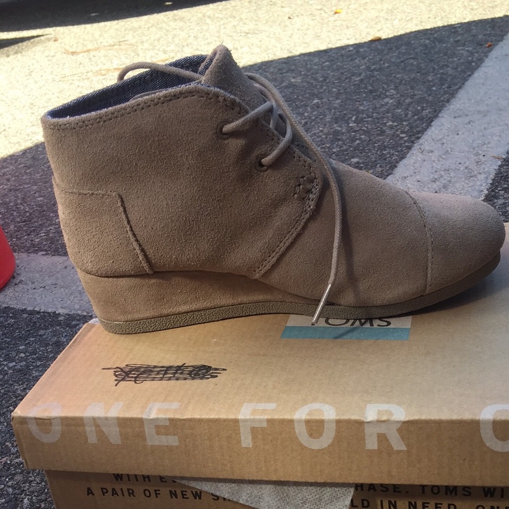 Girl toms