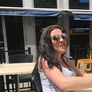 Meet your Posher, Michaela