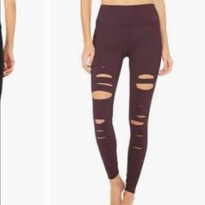 Alo yoga ripped warrior legging S eggplant