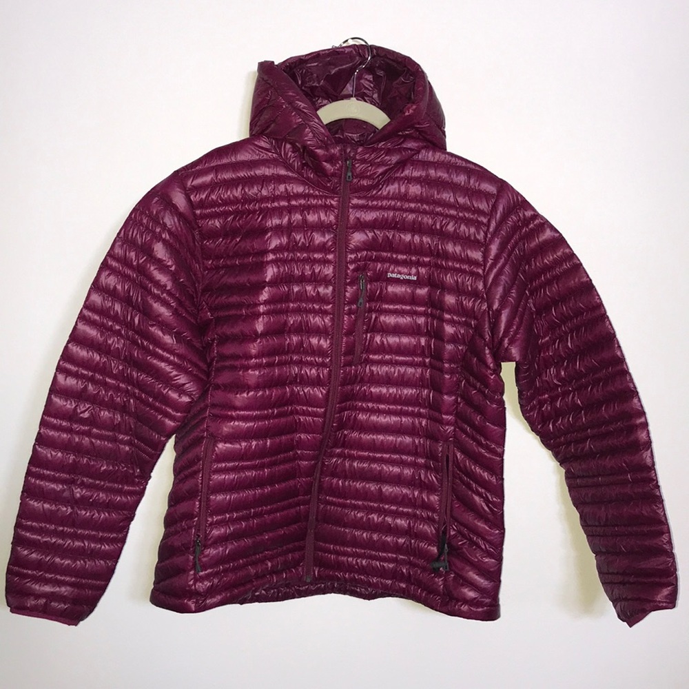 Patagonia NWOT cranberry Puffer jacket