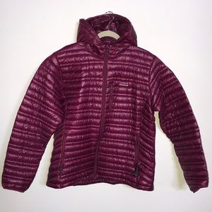 Patagonia NWOT cranberry Puffer jacket
