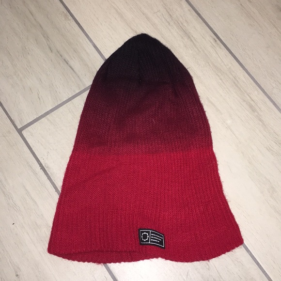 Accessories - Faded Saggy Beanie, Red