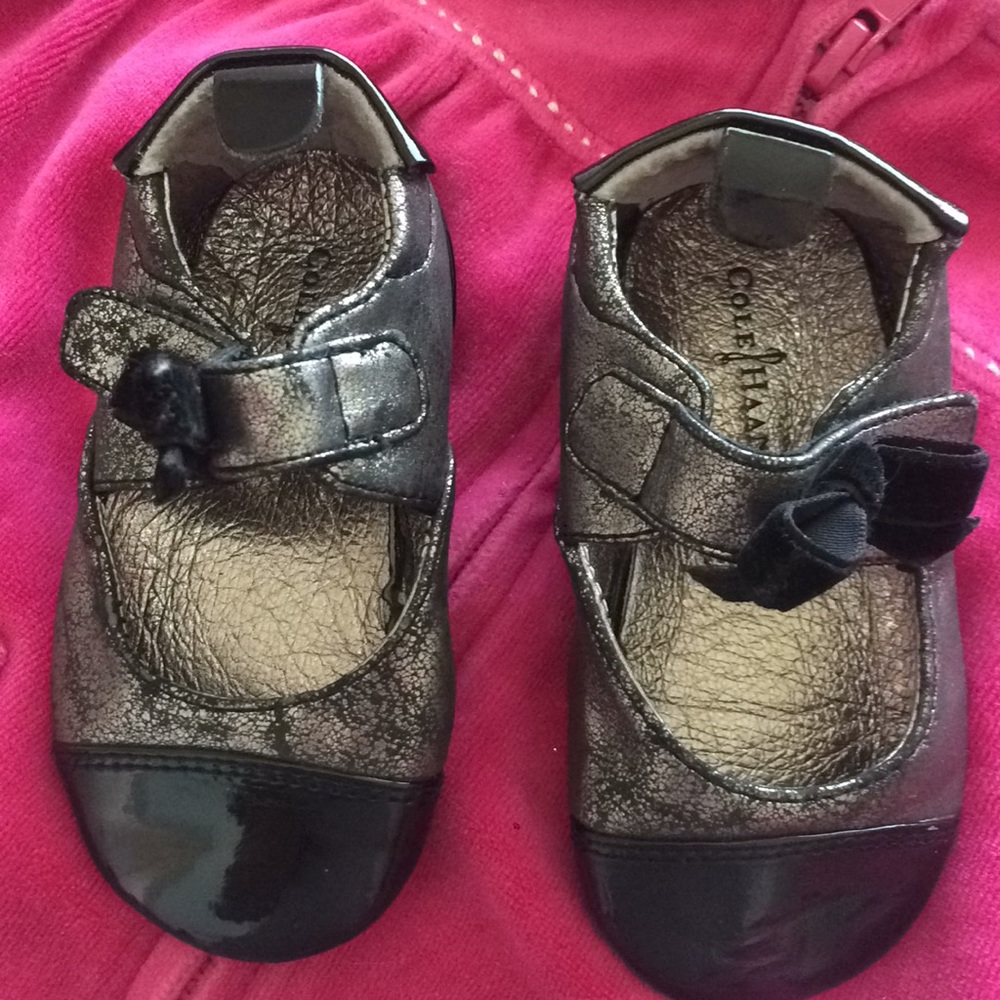 Cole HAAN Mini Cap Bow  Newborn Shoes
