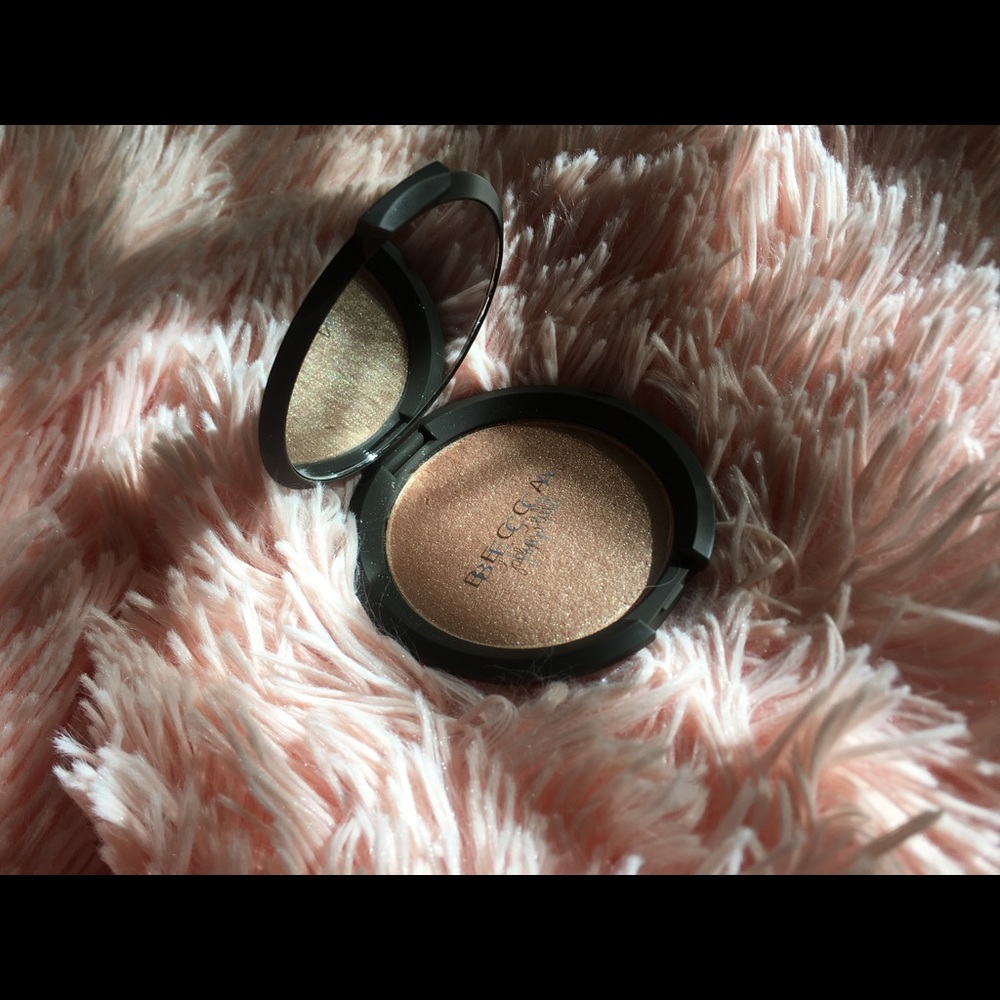 Brand New Becca Champagne Pop!