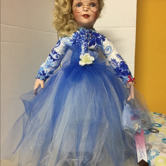 Eridelles Boutique 4909 Raeford rd Fayetteville - Picture 4 of 8