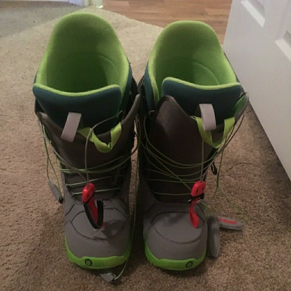 SOLD Men Burton moto snowboarding boots