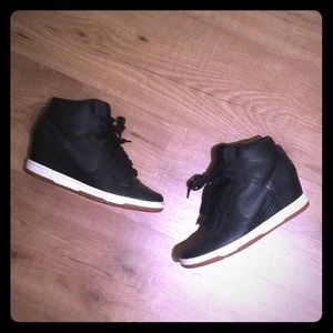 black Nike hitop wedges