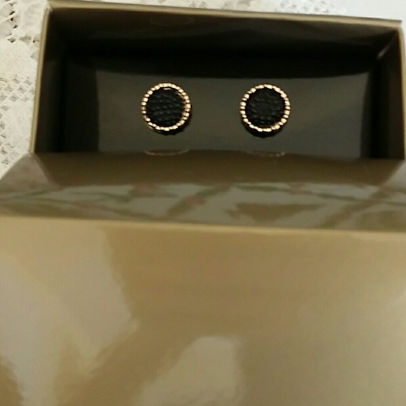2 pair earrings **GREAT GIFT SET VALUE ** - Picture 6 of 6