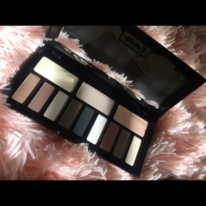 ✨SALE✨ Kat Von D Shade Light Eyeshadow palette