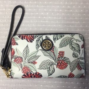 NWT Tory Burch wristlet wallet