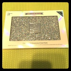 IT Cosmetics Palette Limited Edition IT Girl