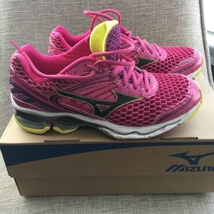 Mizuno Wave Creation 17