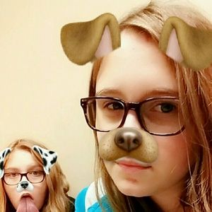 Meet your Posher, Chloe