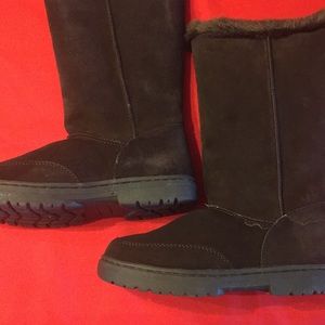 Brown boots!