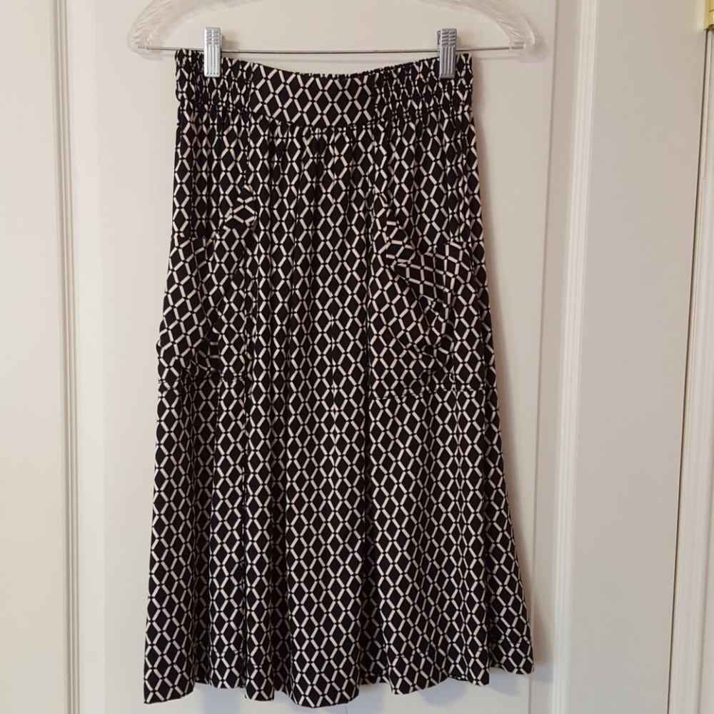 H&M Knee Length Skirt