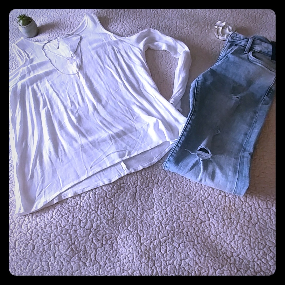 💞NWT forever 21 lightwash distressed capri💞