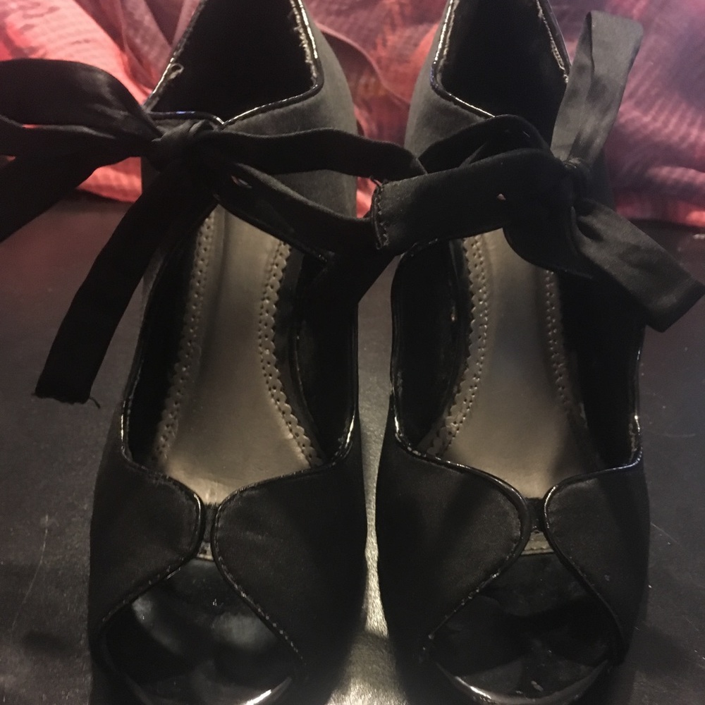 Black open toe heels with ribbon