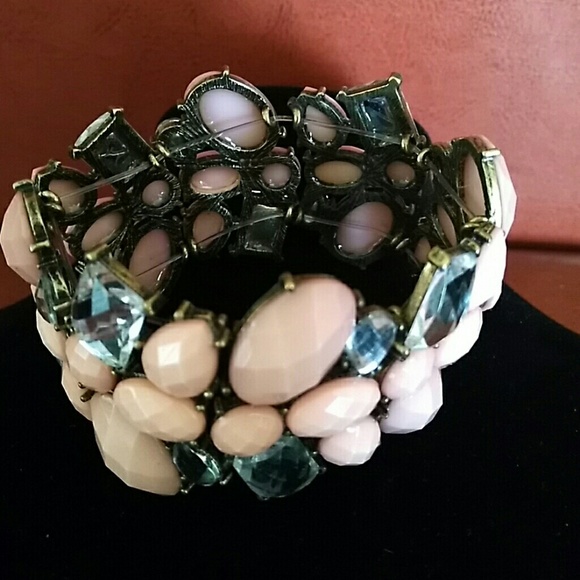 *Stretchable VINTAGE Pink Bracelet - Picture 4 of 4