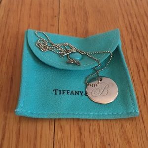 Tiffany Notes Alphabet disc charm, letter “B”