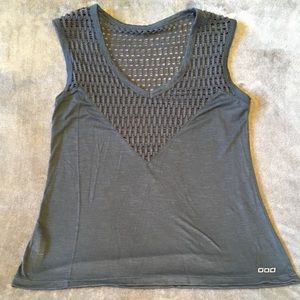 Lorna Jane top S