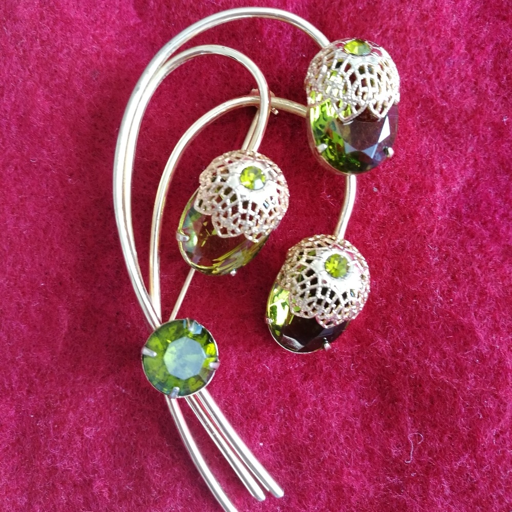 Sarah Coventry Brooch