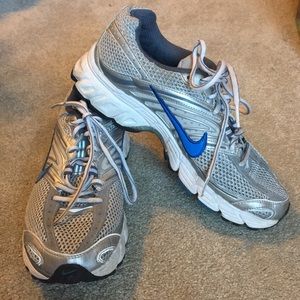 Nike Women’s Tennis Shoes Size 9