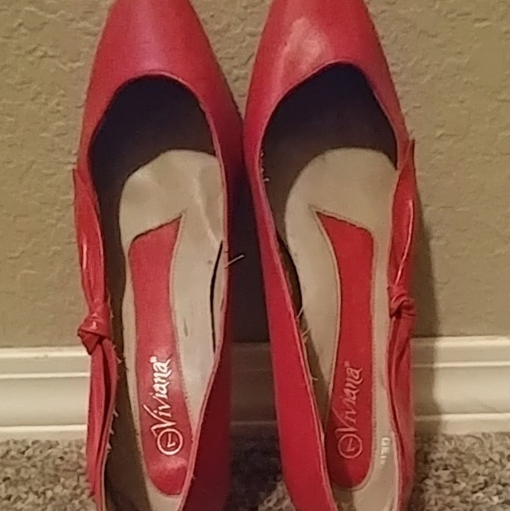 Red heels. - Picture 4 of 5