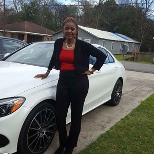 Meet your Posher, Cynthia