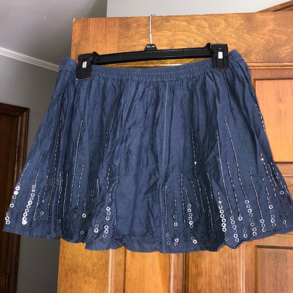 5/$25 Sz Small AEO Skirt w/ Bead Work - Picture 5 of 8