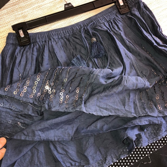 5/$25 Sz Small AEO Skirt w/ Bead Work - Picture 7 of 8