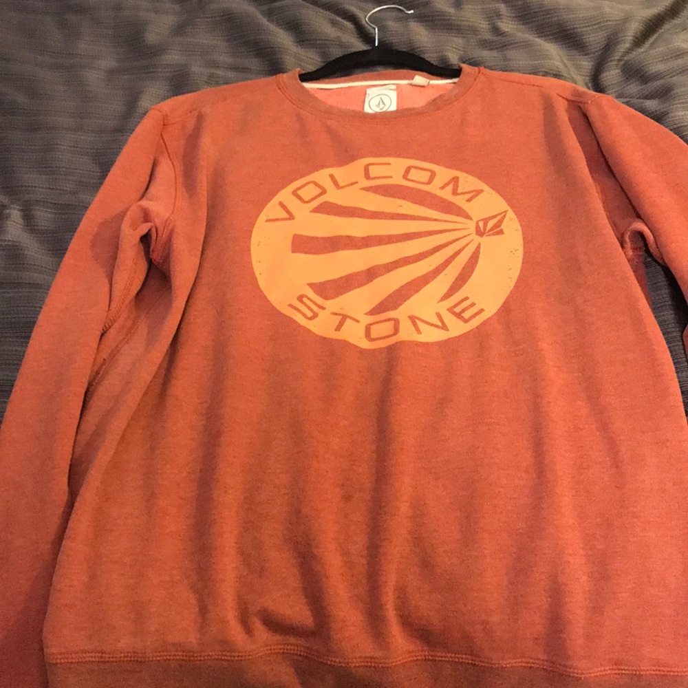 Volcom pull over