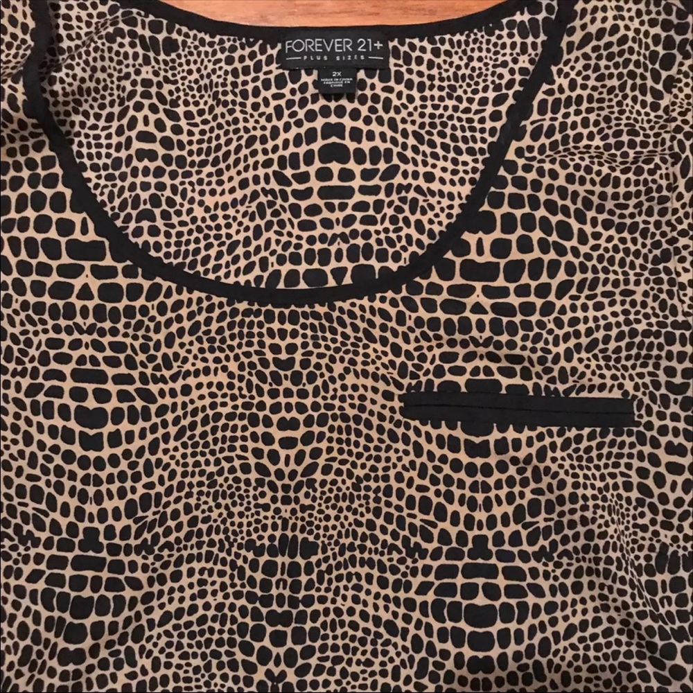 Size 2 forever 21 plus top