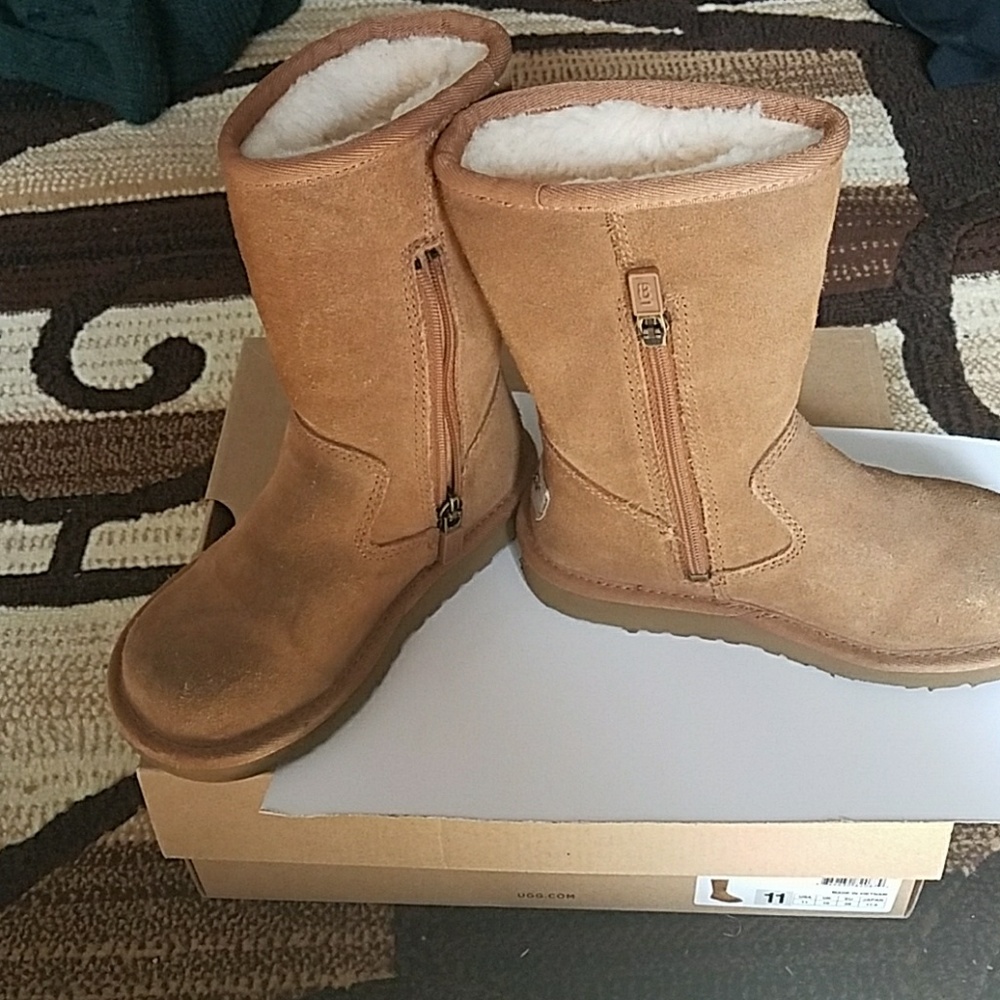 UGG k lil sunshine