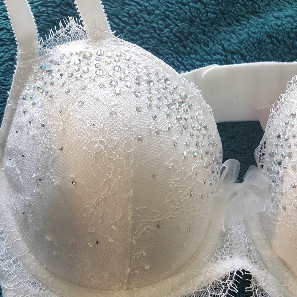 Limited Edition VS Fashion Show Bra