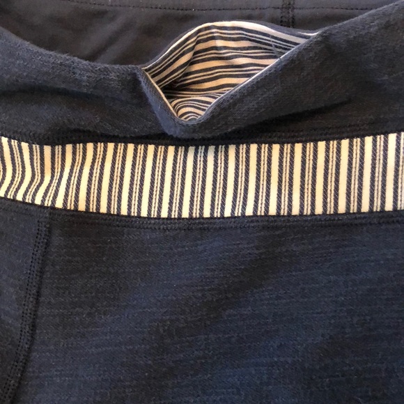 LULULEMON ATHLETICA dark blue yoga pants - Picture 4 of 4