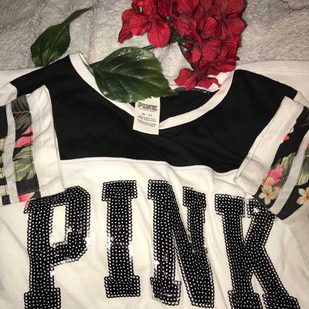 ❤️ SOLD ❤️ VS PINK BLING RINGER TEE