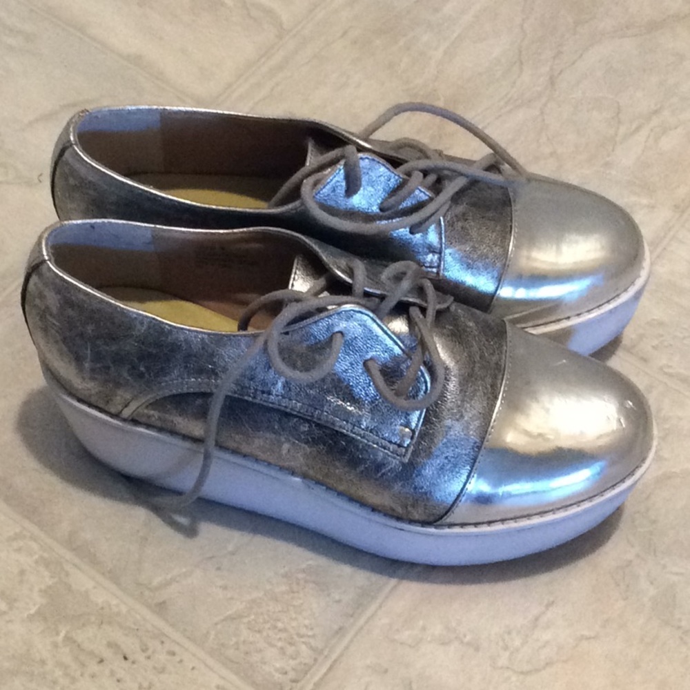 Silver platforms