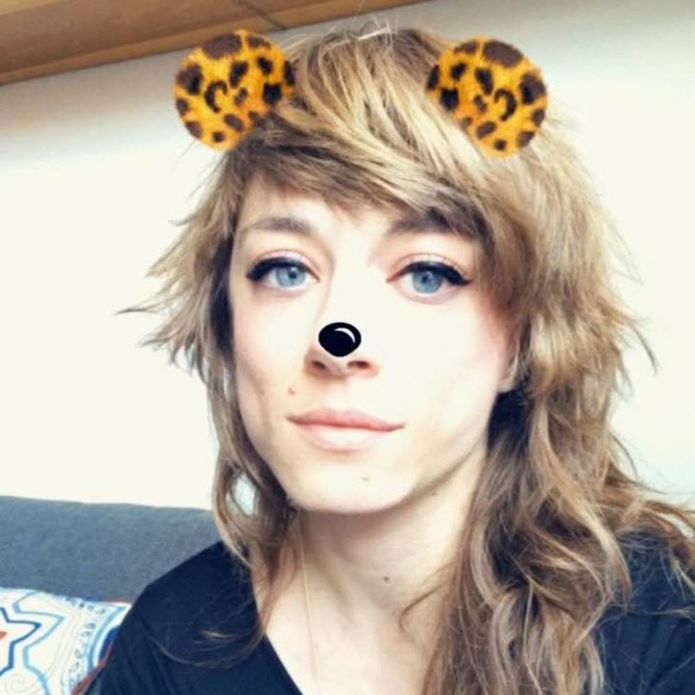 Meet your Posher, Caitlin