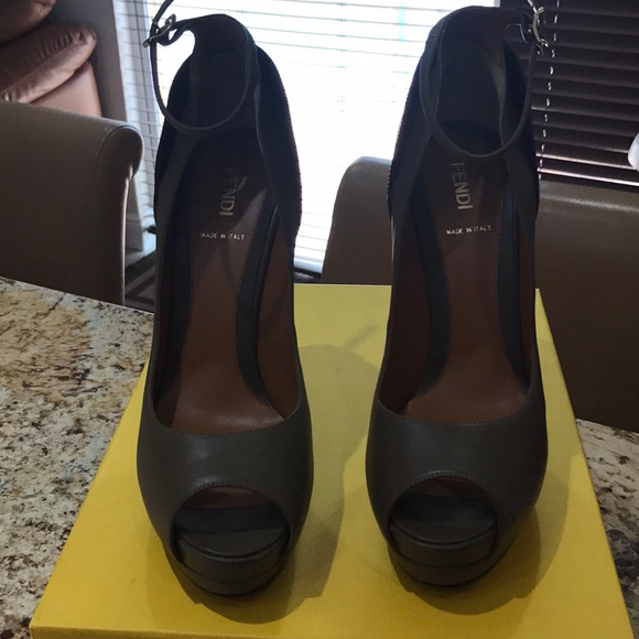 Fendi Spuntata Nappa heels - Picture 5 of 8