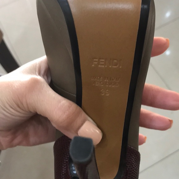 Fendi Spuntata Nappa heels - Picture 6 of 8