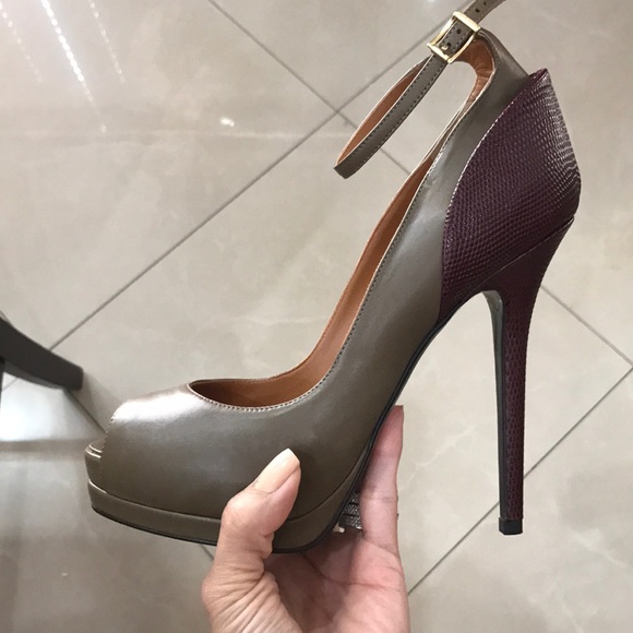 Fendi Spuntata Nappa heels - Picture 7 of 8