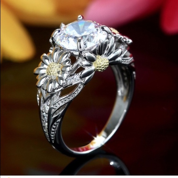 RESTOCKED Sterling Silver Plated Daisy Ring NWT - Picture 4 of 4