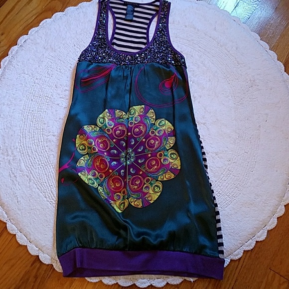 Custom Barcelona - Mixed Media Medallion Tunic - Picture 2 of 5