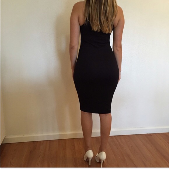 •RESTOCKED• Black Sleeveless Muscle Midi Dress - Picture 2 of 5