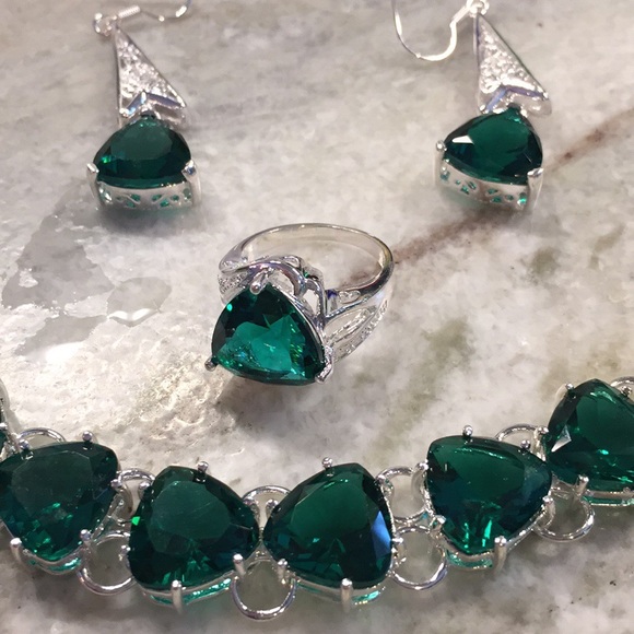 Jewelry - Free with purchase! Jewelry Set