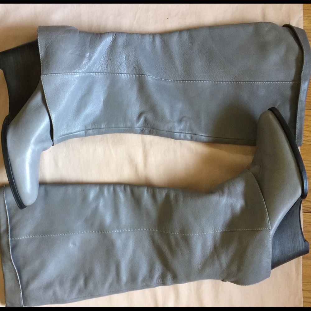 Like new Tall gray fold over knee high boots, 9M,