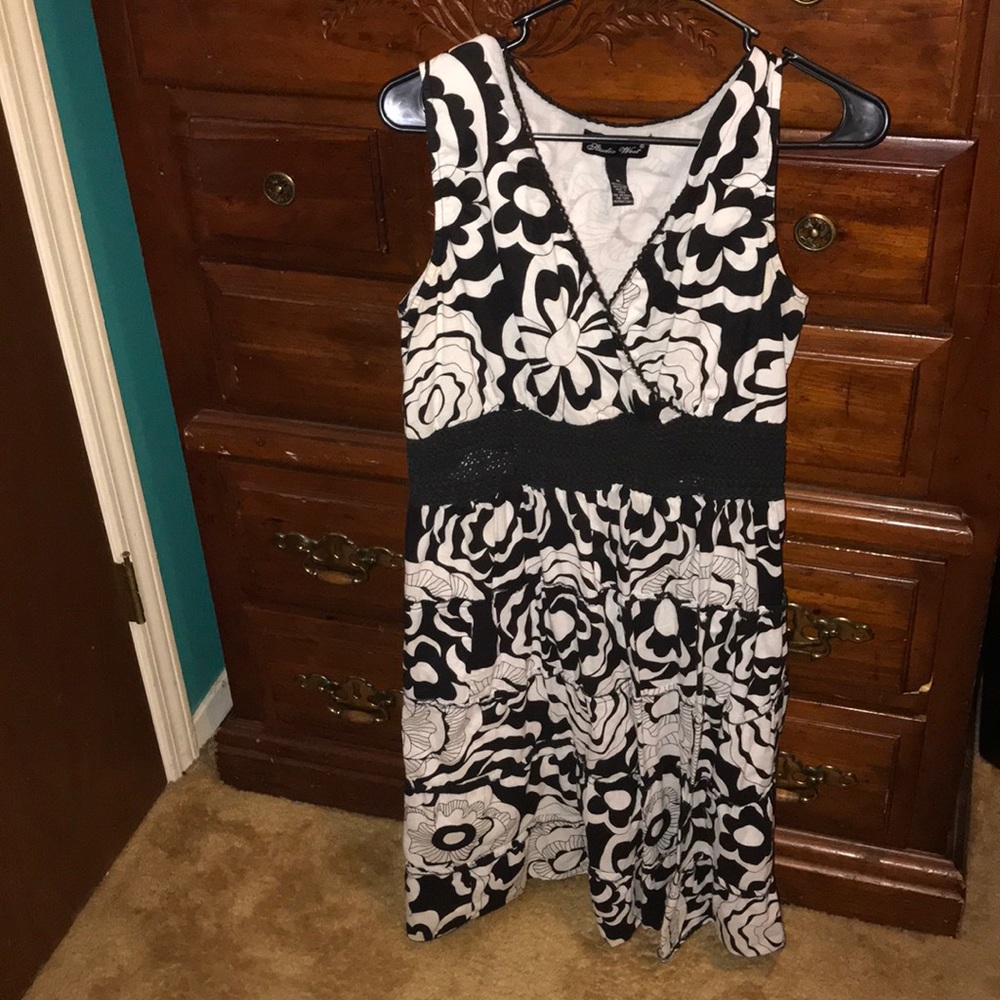 Black and White knee Dress